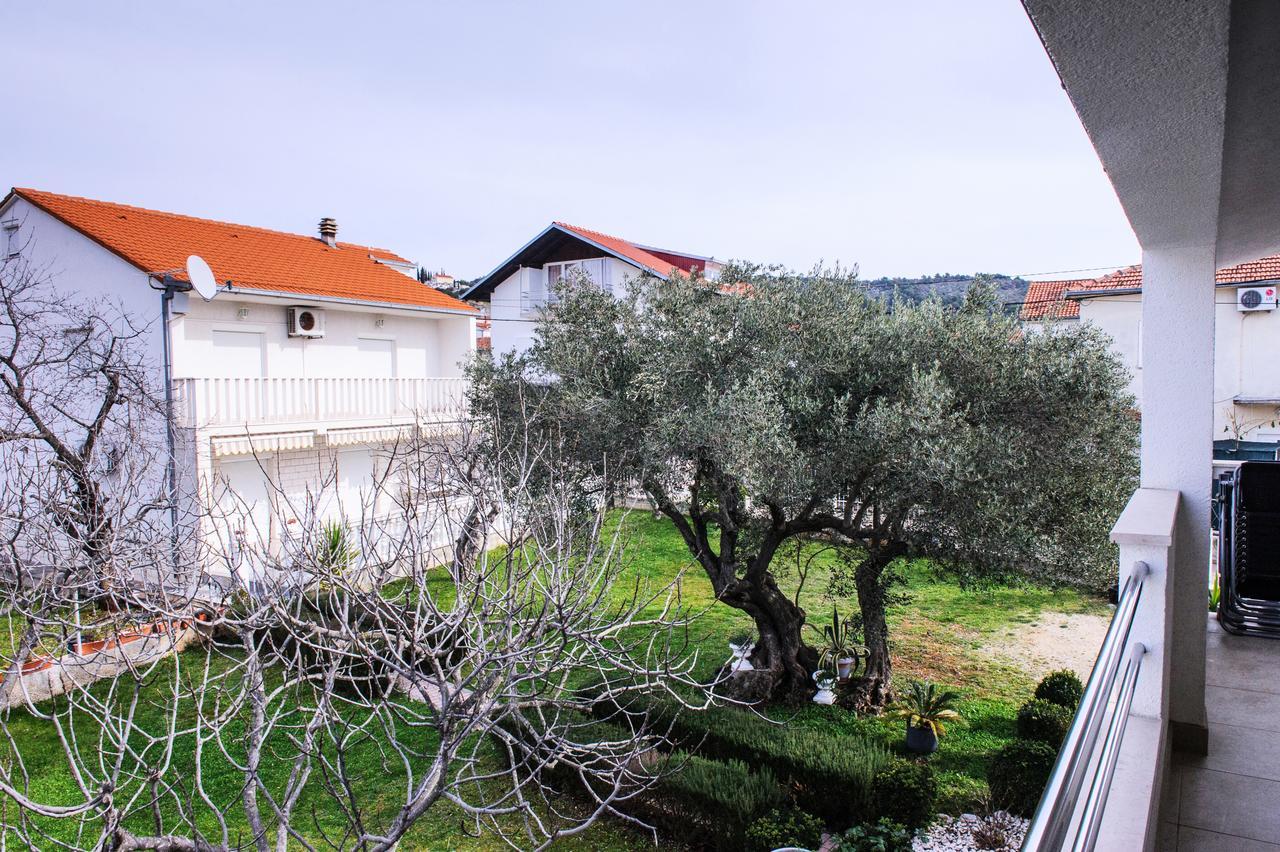Apartments Mila Marina Bagian luar foto