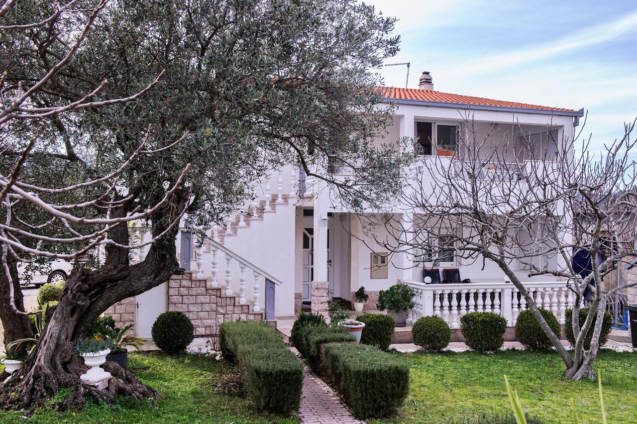 Apartments Mila Marina Bagian luar foto