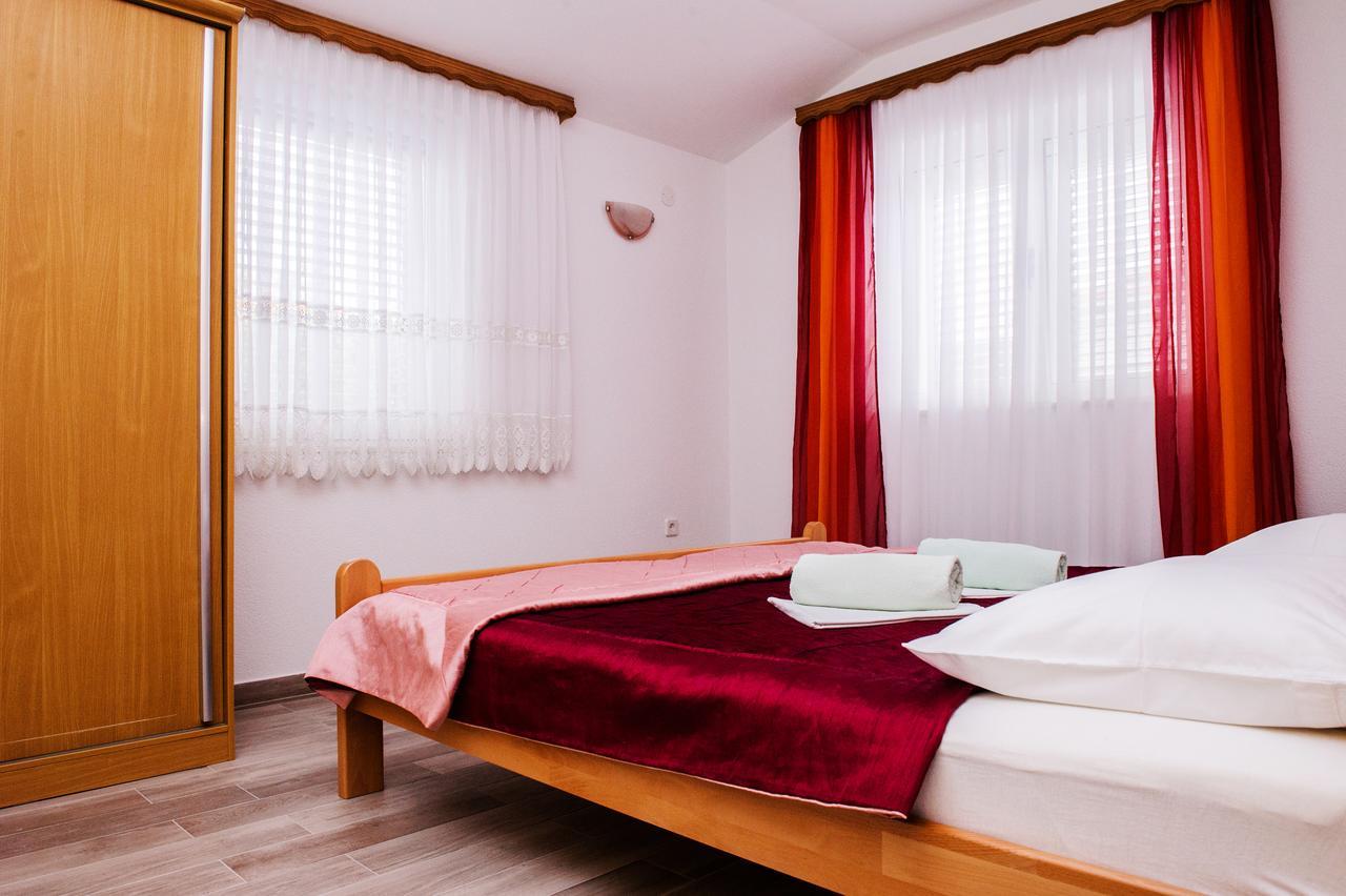 Apartments Mila Marina Bagian luar foto