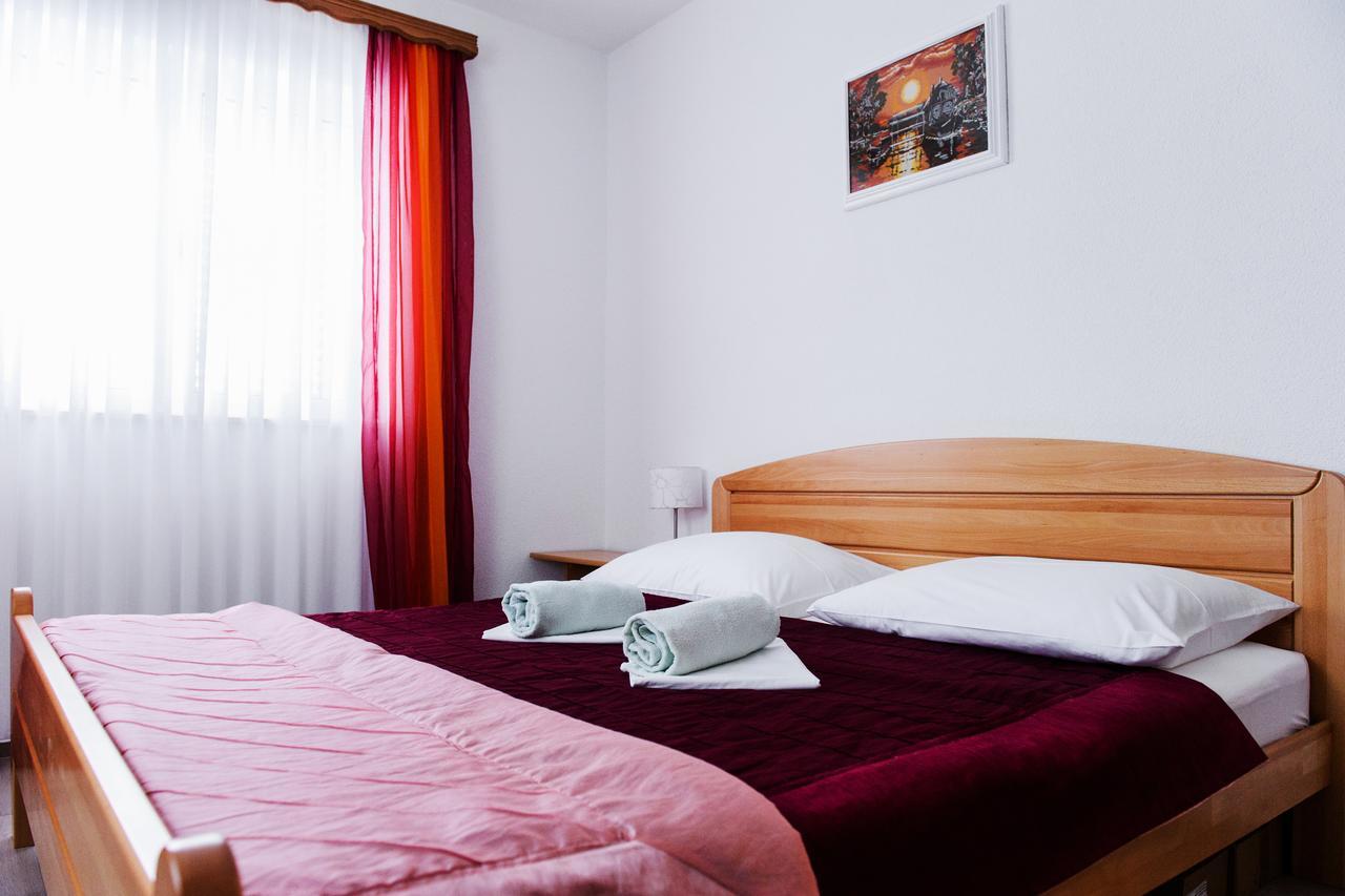 Apartments Mila Marina Bagian luar foto