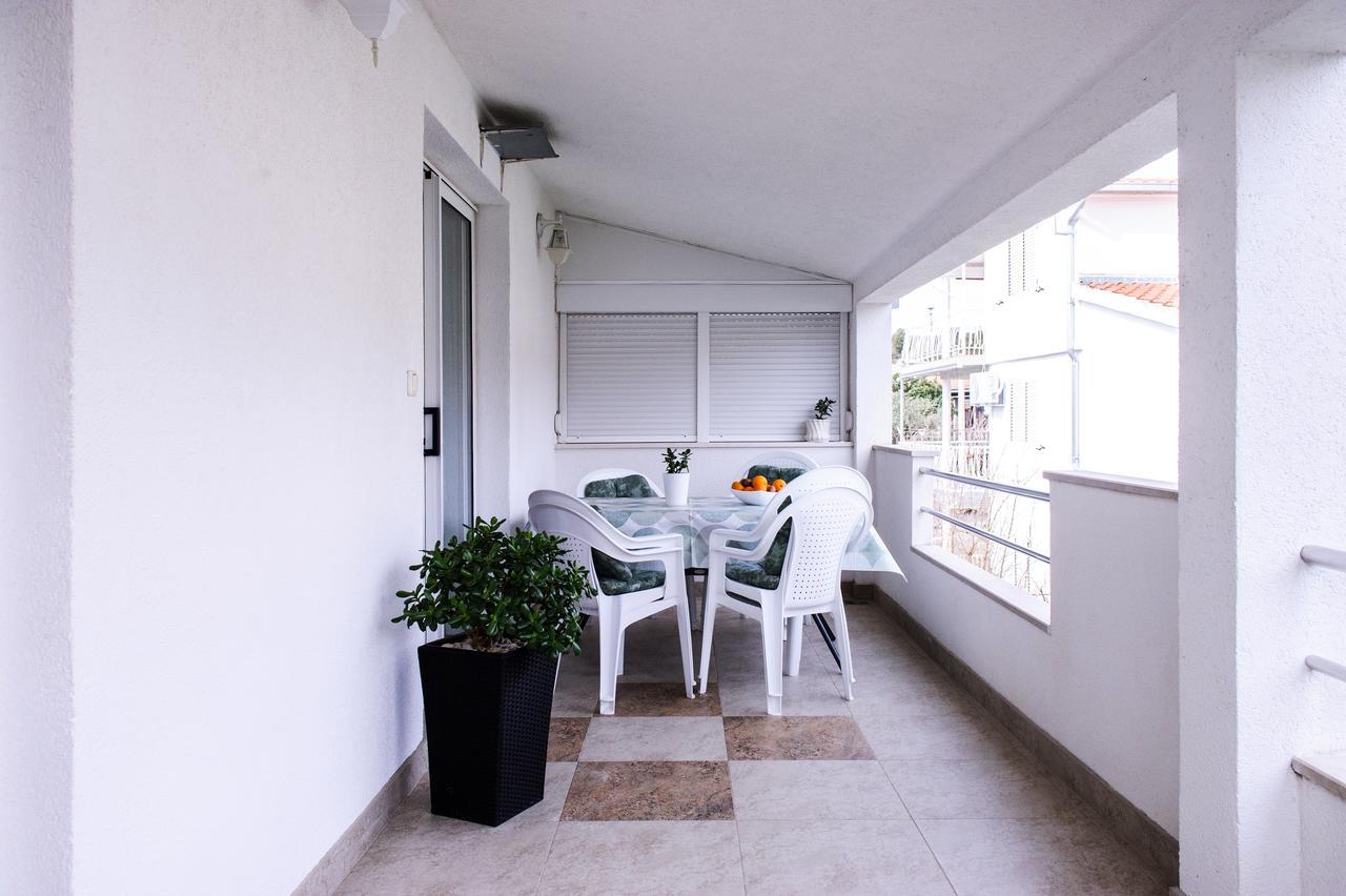 Apartments Mila Marina Bagian luar foto